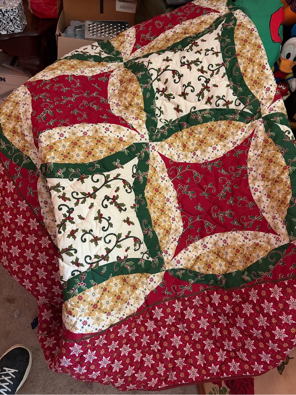 Festive Holiday Patchwork Quilt Bedspread in Red, Green, Cream, Gold
